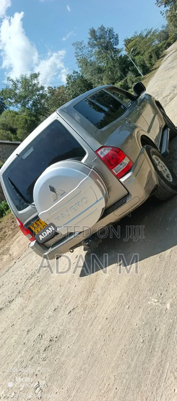 Mitsubishi Pajero 2004 Gold