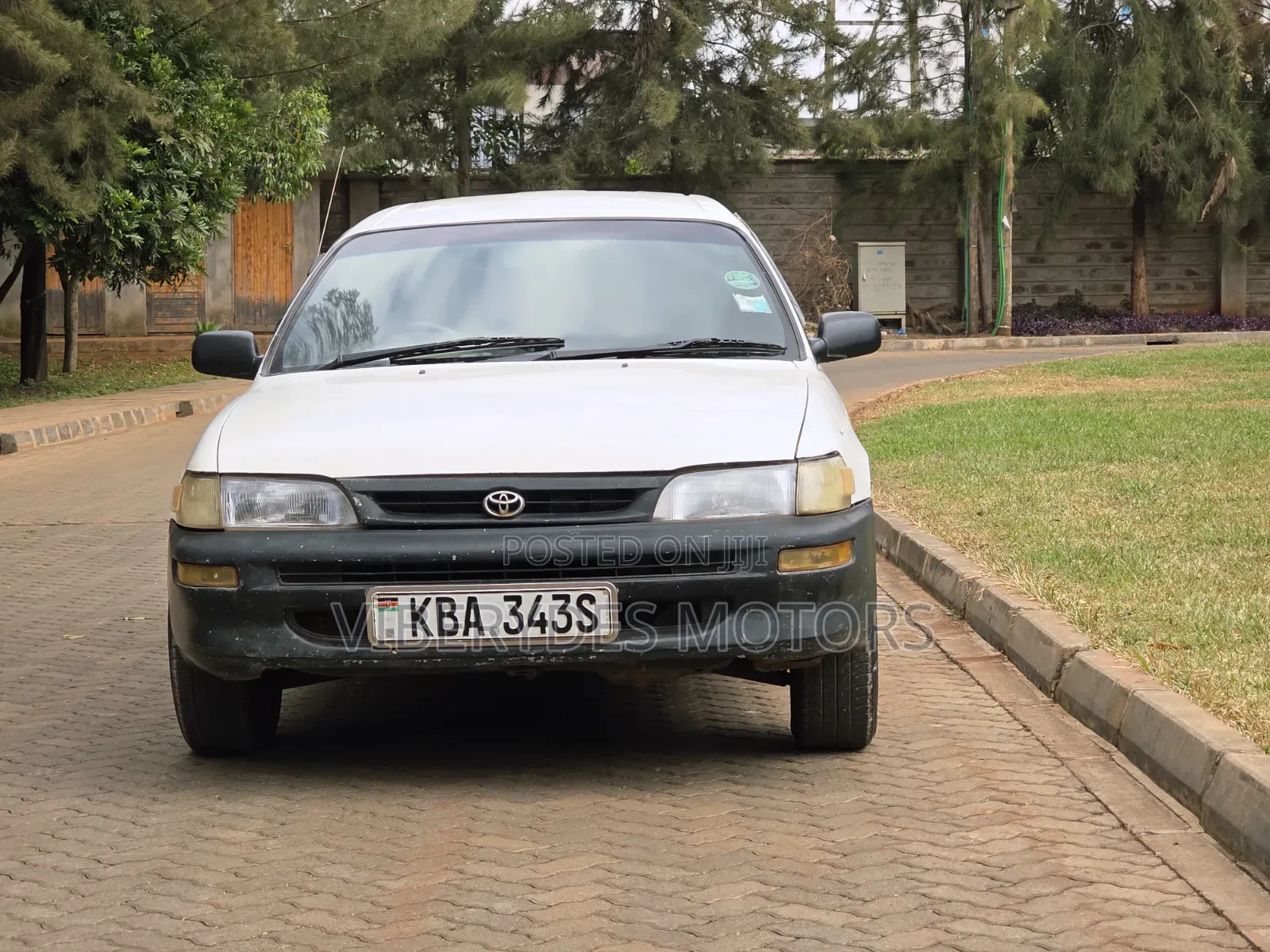 Toyota Corolla 2002 White