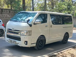 Toyota HiAce 2014 White