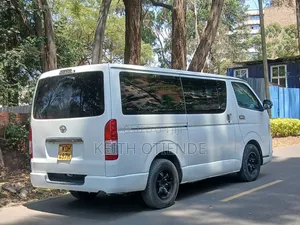 Toyota HiAce 2014 White