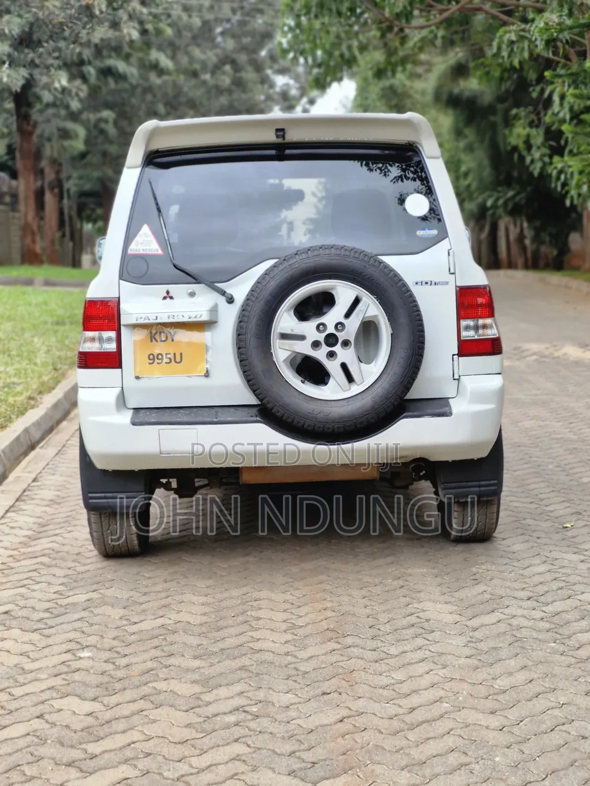 Mitsubishi Pajero 2004 White