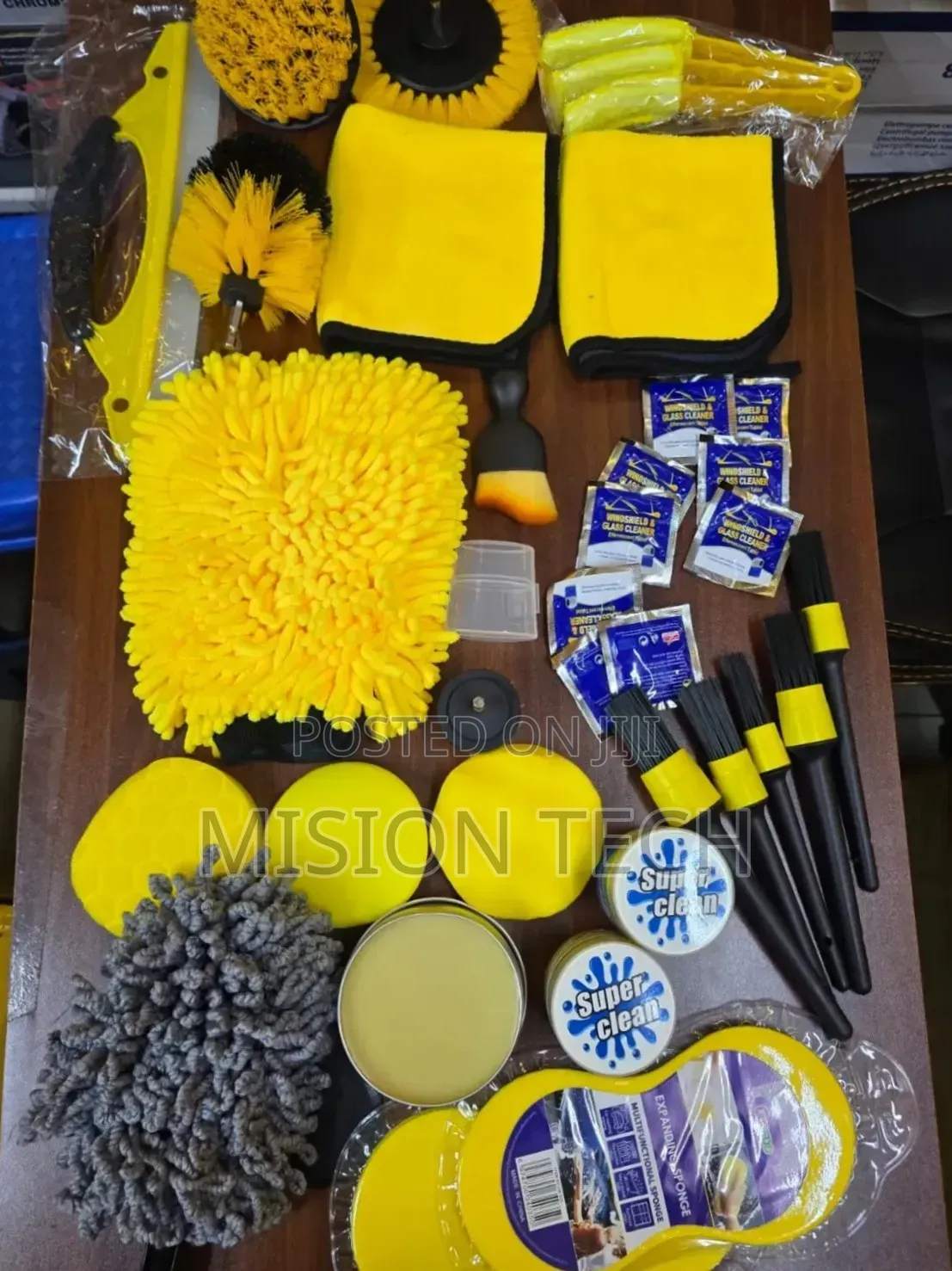 Car Cleaning and Detailing Kit **