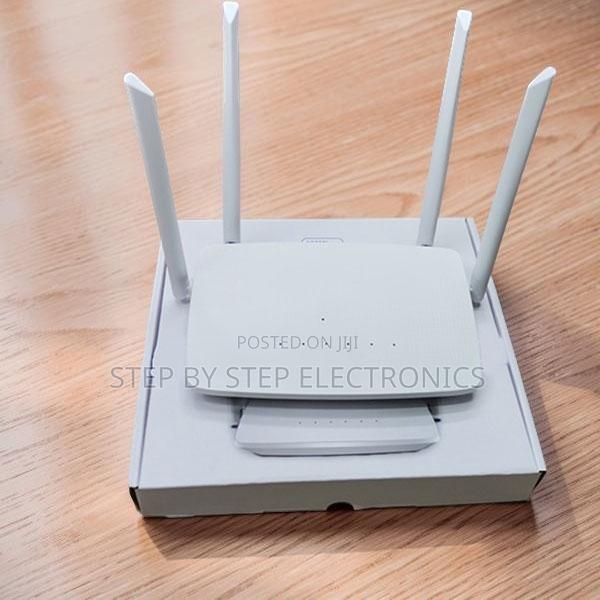 Portable 4G LTE Sim Card High Speed Upto 300 MBPS Wifi Router
