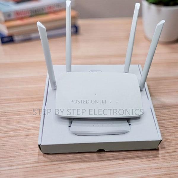 Travel-Friendly 4G LTE Sim Card High Speed Upto 300 MBPS Wifi Router - main view