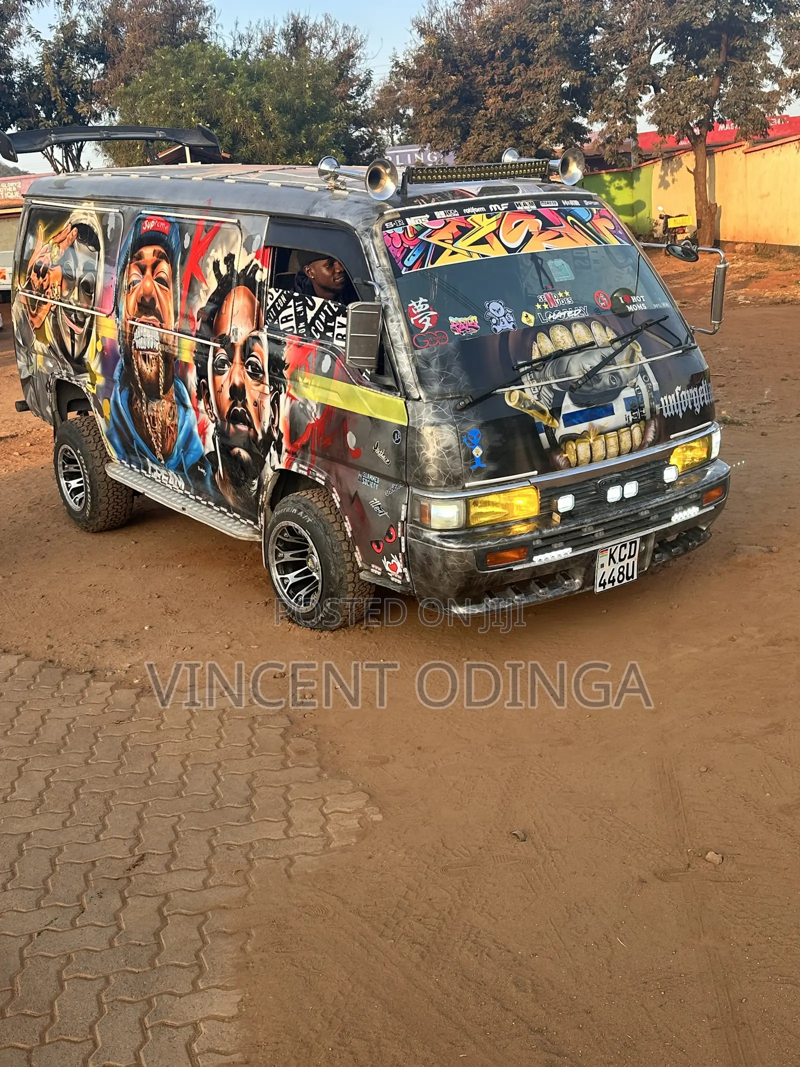 Nissan Caravan (Urvan) 1999 Black