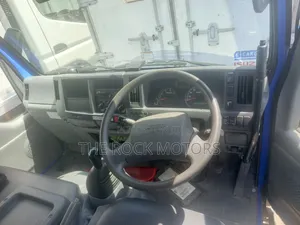 Isuzu KB 2016 Blue