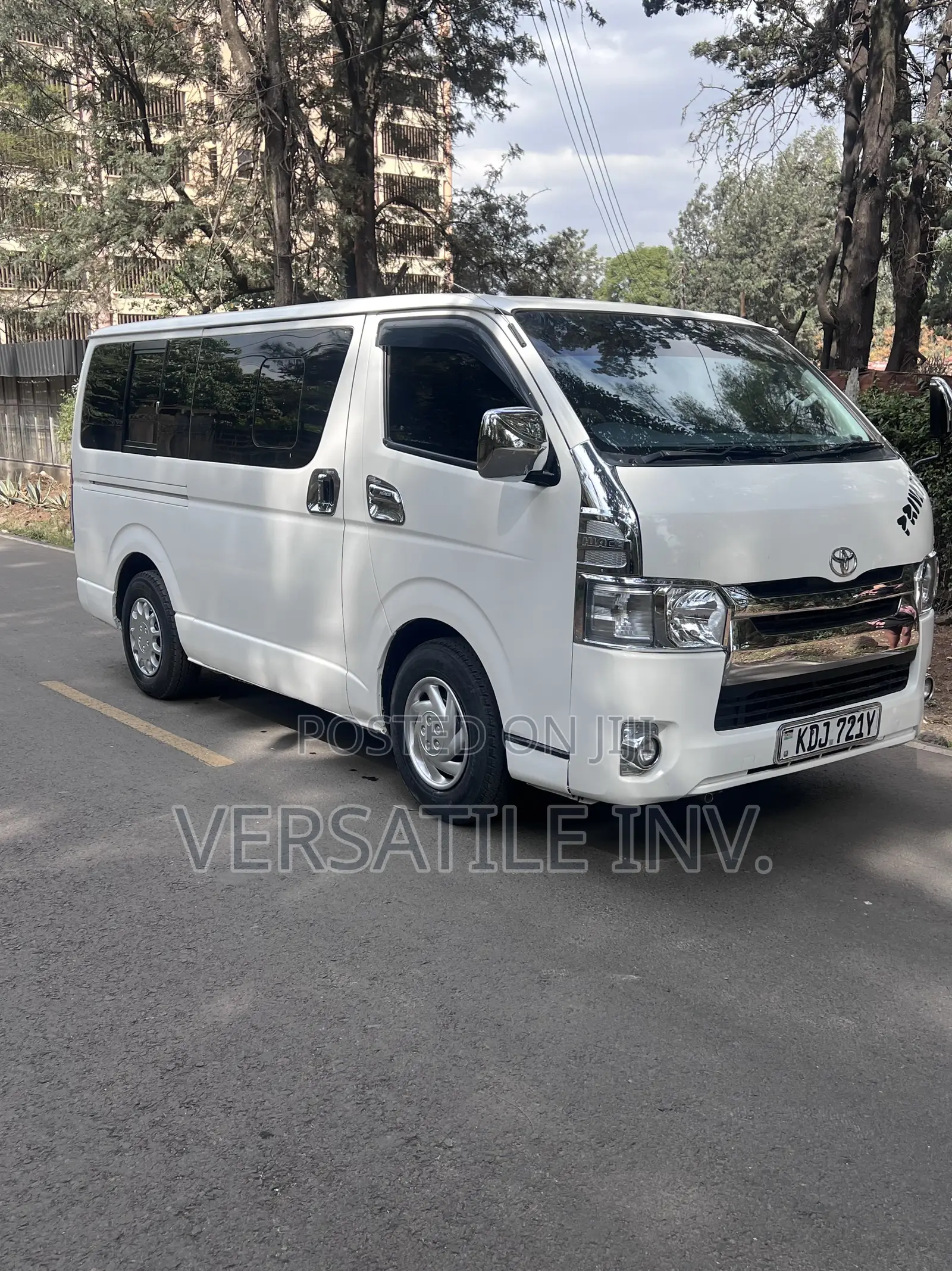 Toyota HiAce 2016 White
