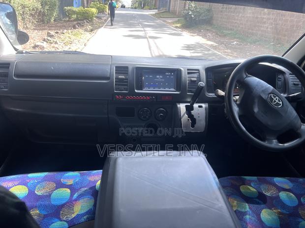 Toyota HiAce 2016 White - thumbnail 7