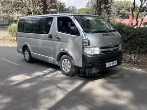 Toyota HiAce 2013 Silver