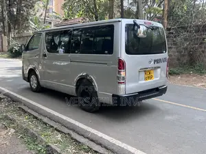 Toyota HiAce 2013 Silver