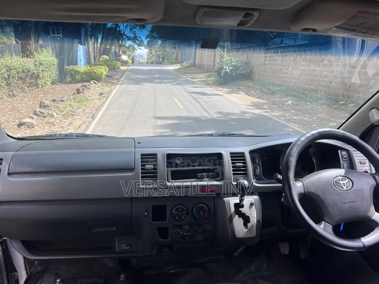 Toyota HiAce 2013 Silver