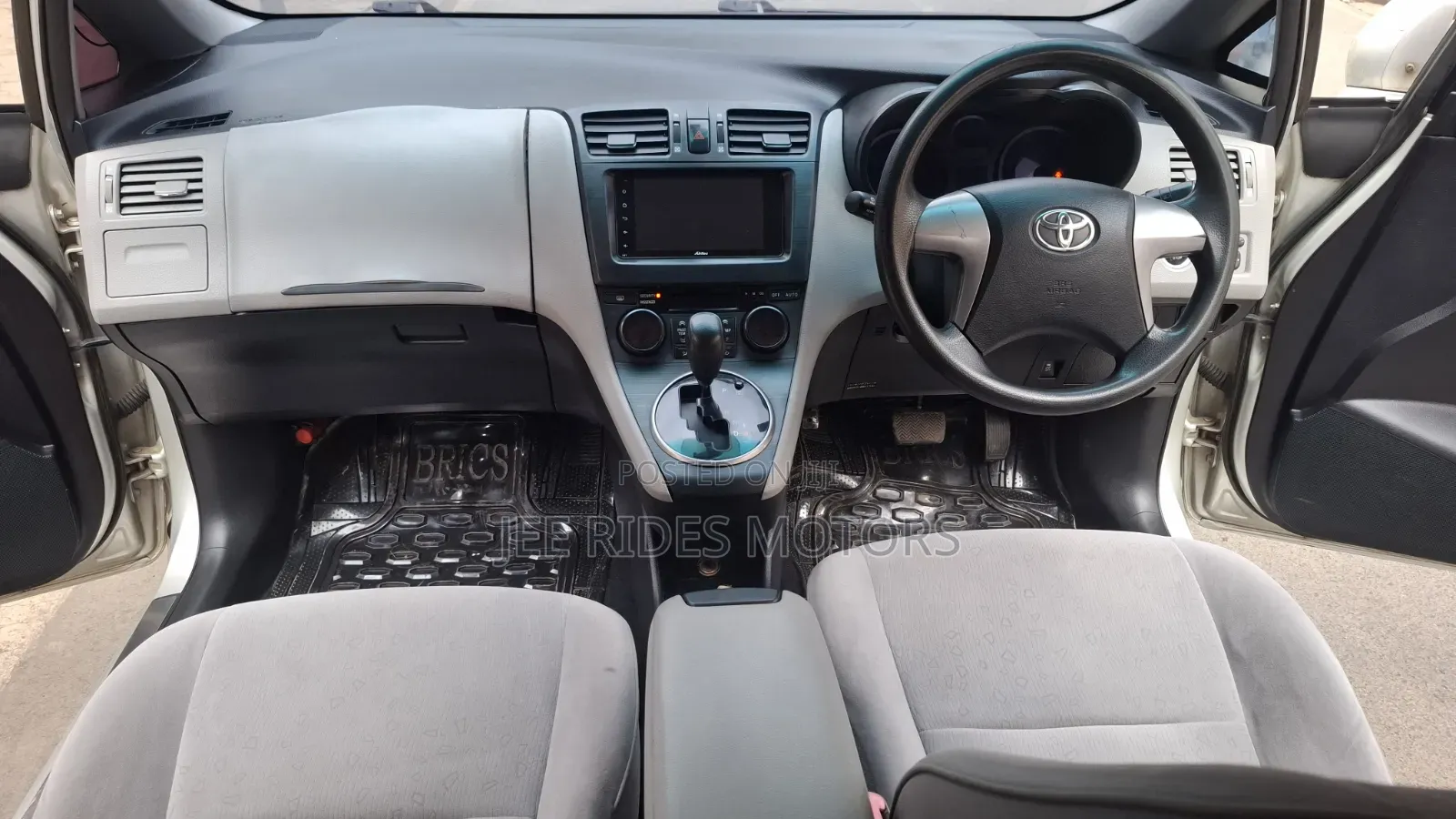 Toyota Mark X Zio 2009 Silver