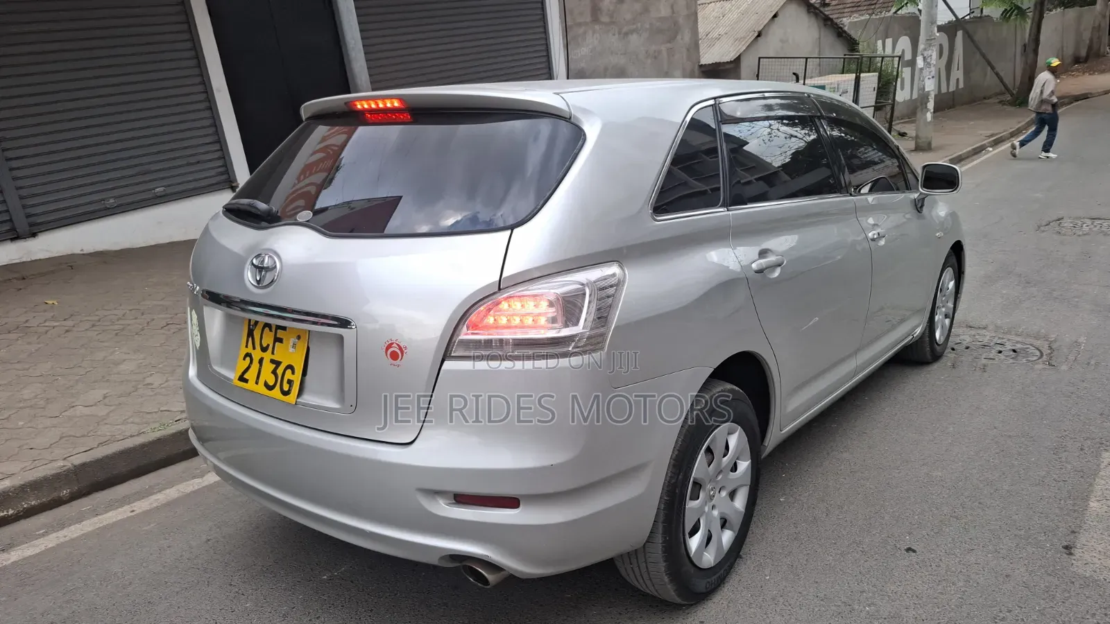 Toyota Mark X Zio 2009 Silver