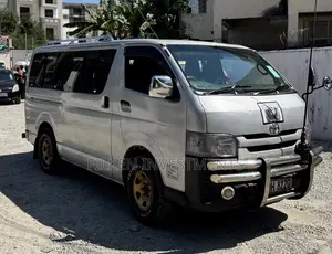 Toyota HiAce 2016 Silver