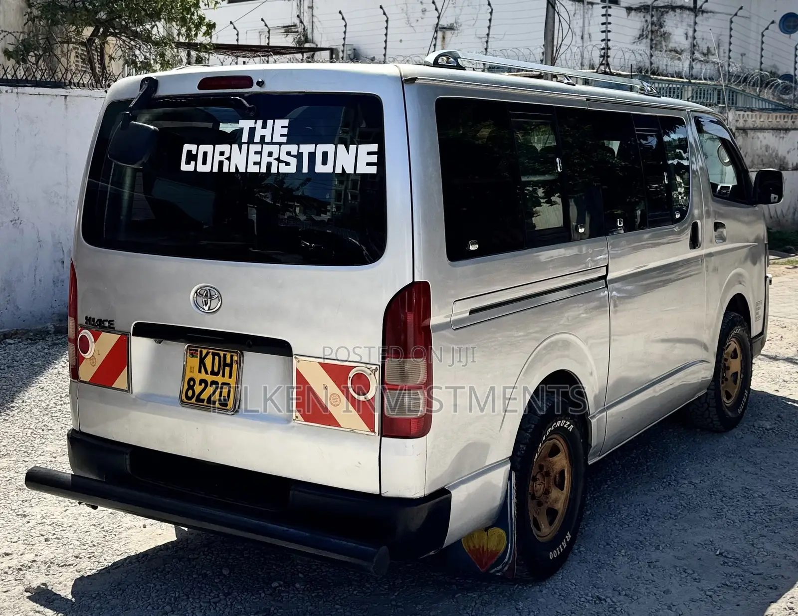 Toyota HiAce 2016 Silver