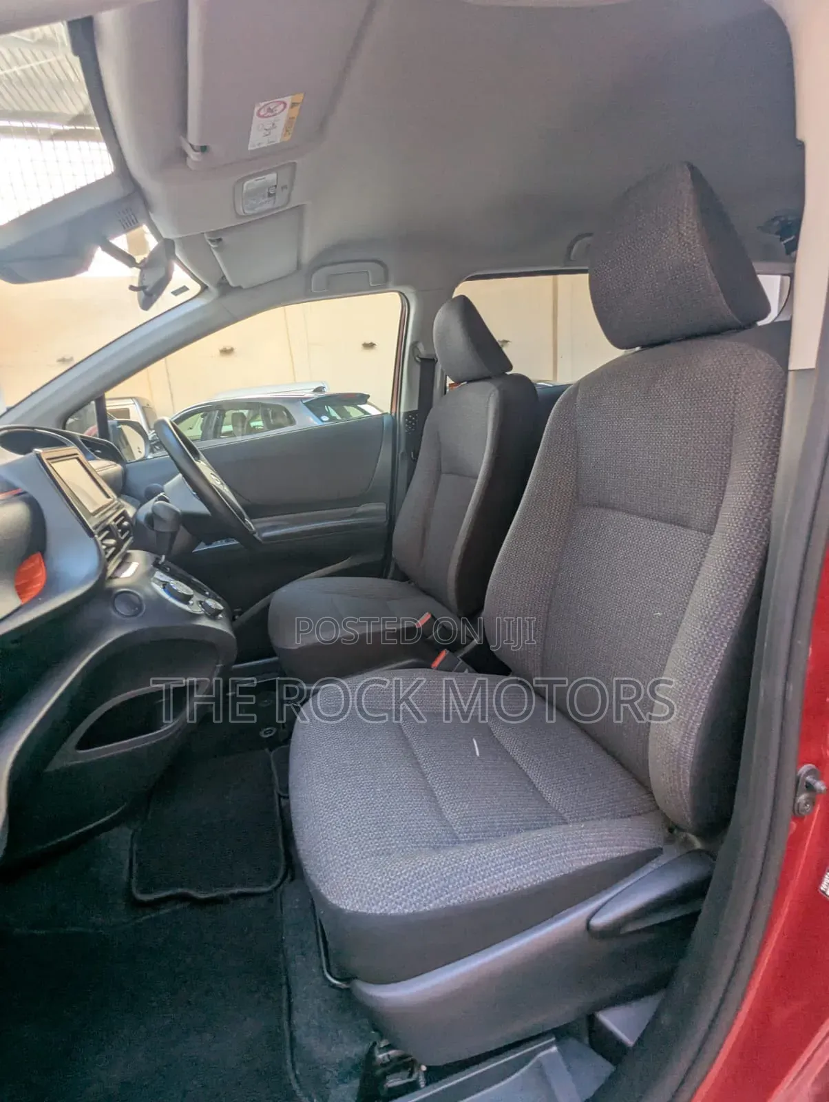 Toyota Sienta 2019 Red