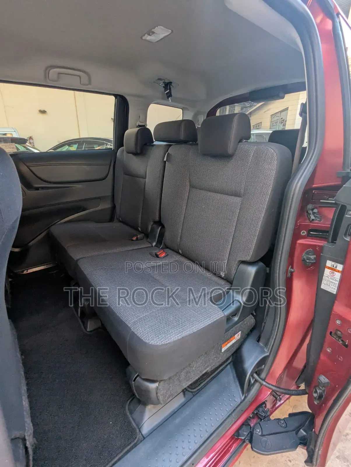 Toyota Sienta 2019 Red