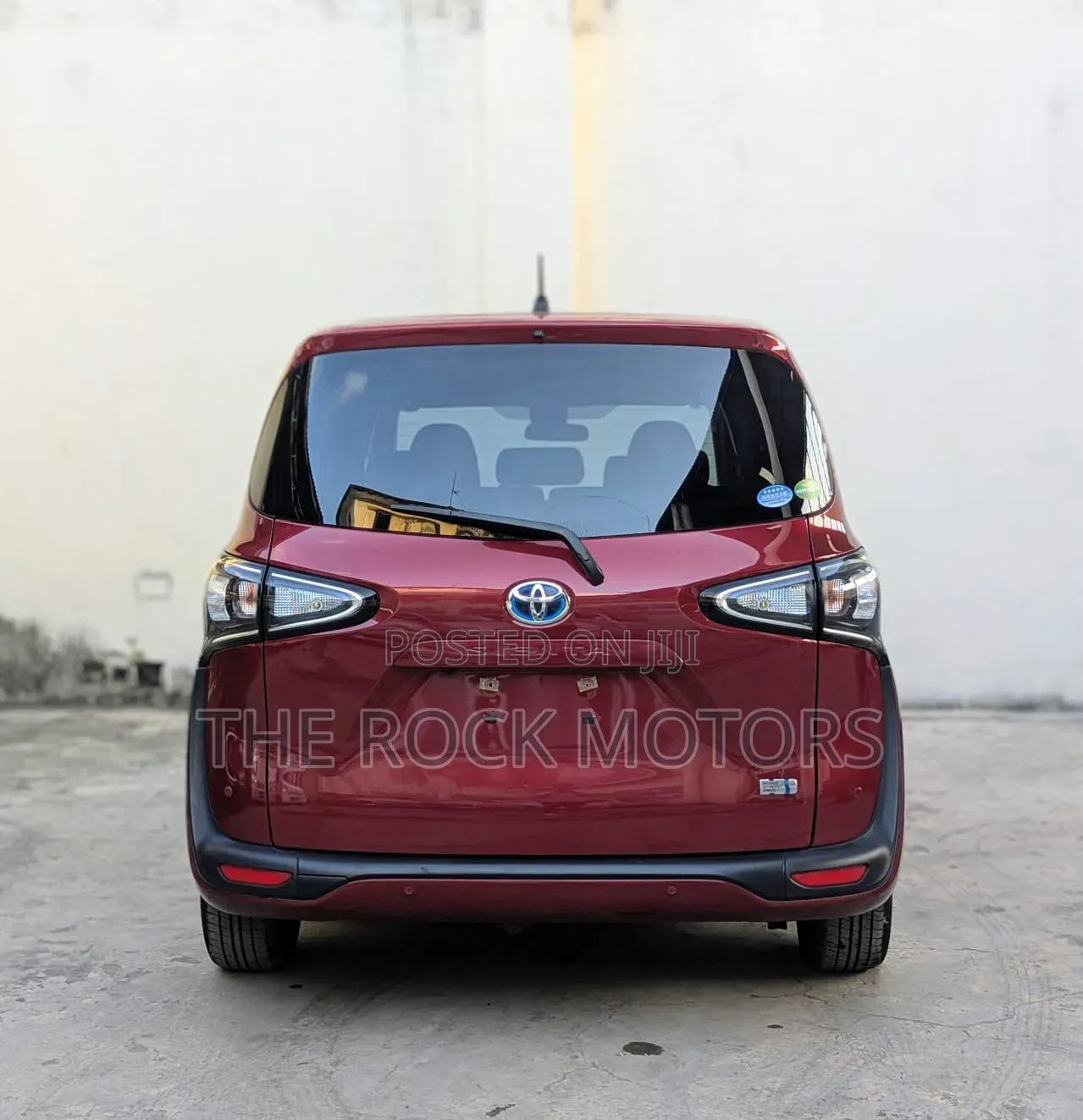 Toyota Sienta 2019 Red