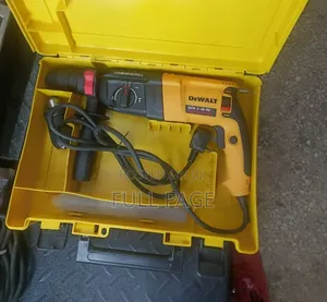 800w Dewalt Rotary Hammer With Bits