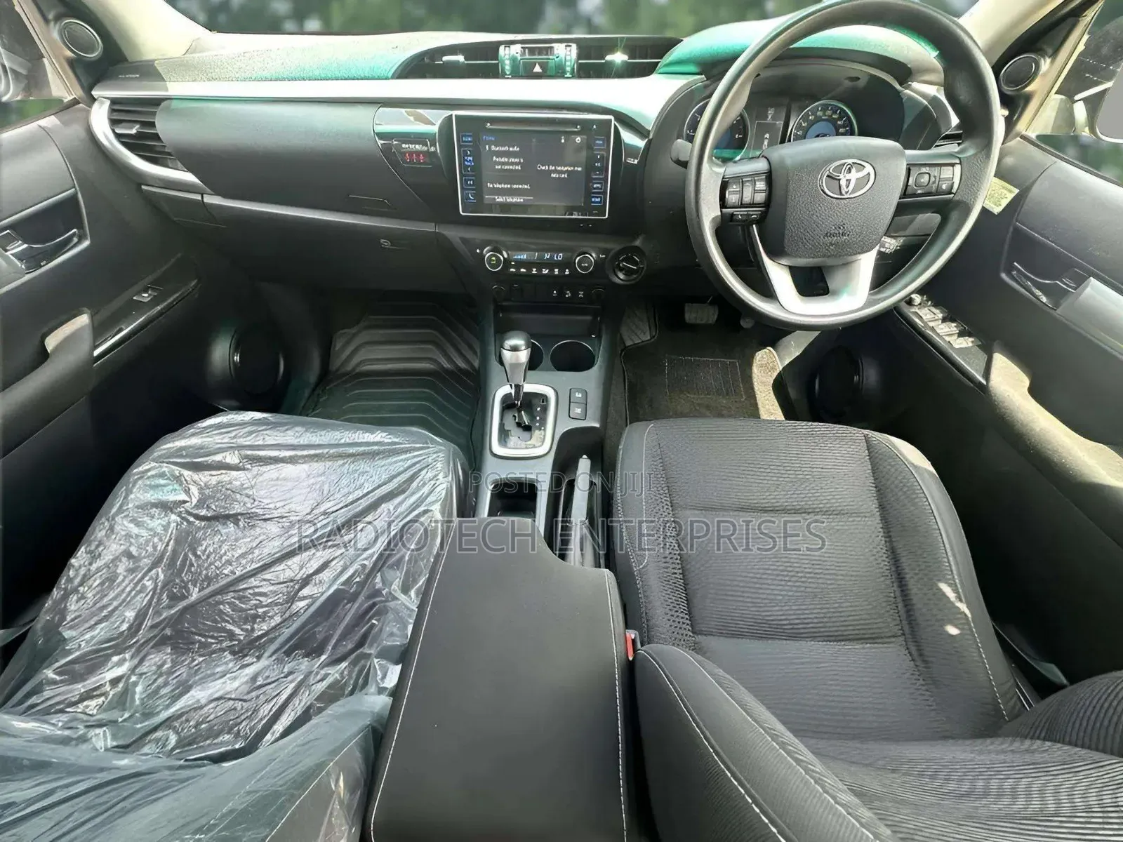 Toyota Hilux 2016 Black