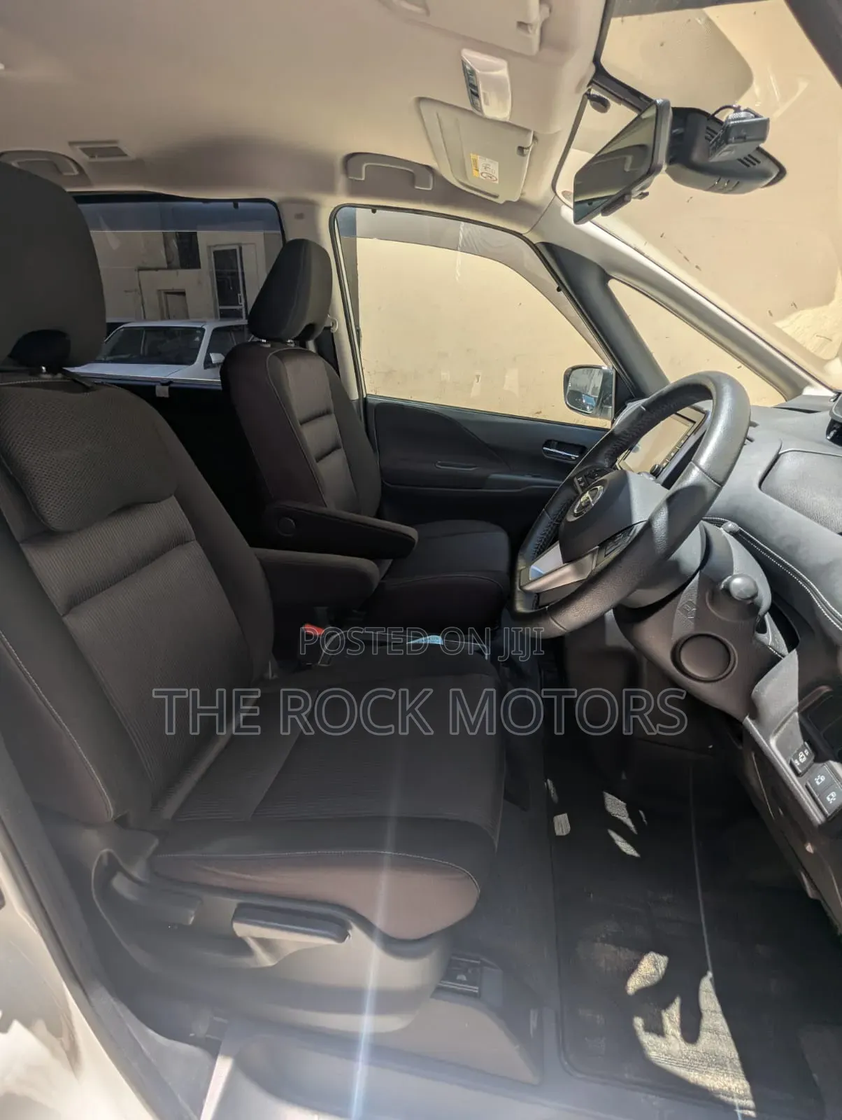Nissan Serena 2019 White