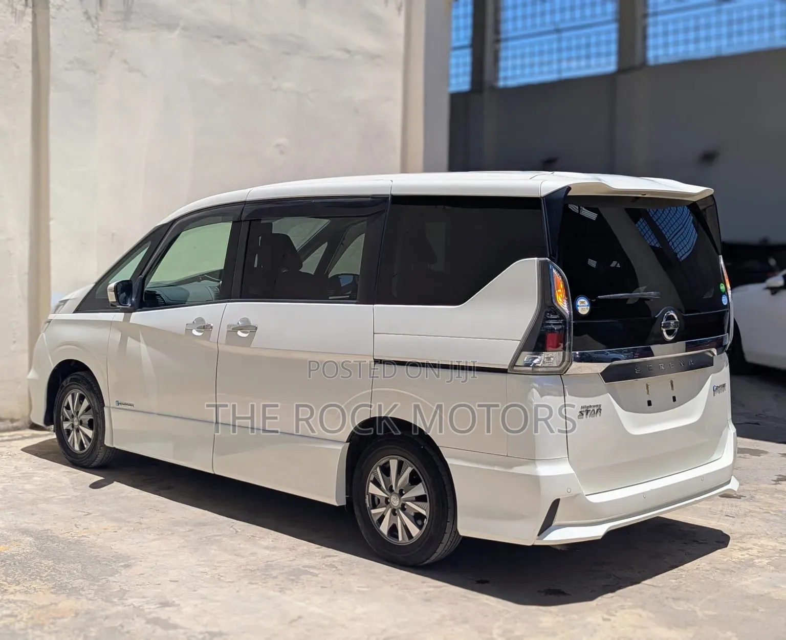 Nissan Serena 2019 White