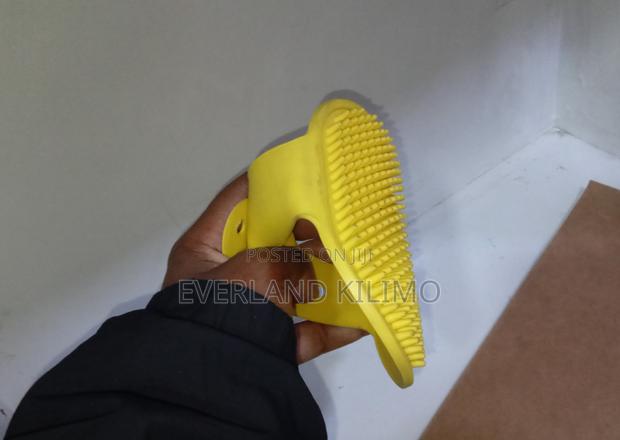 Adjustable Cat - Pet Brush - main view