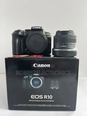 Canon EOS R10 Mirrorless Camera With 18-45mm Lens