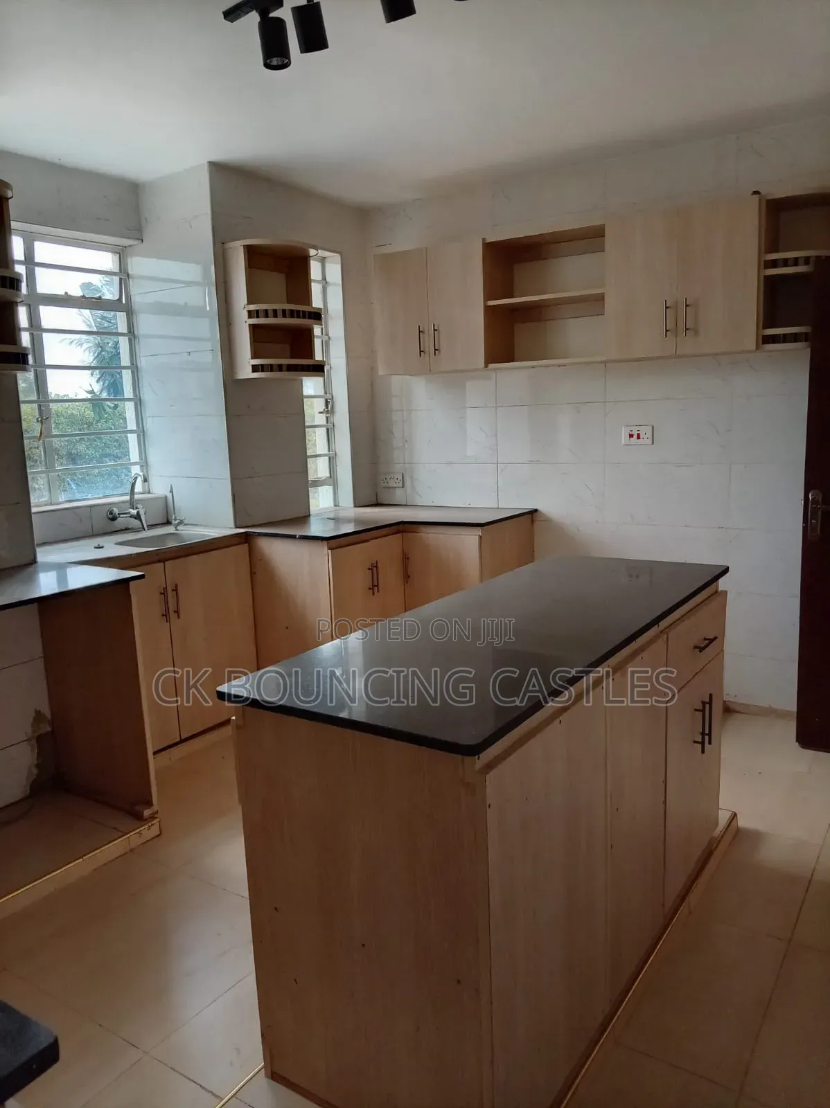 5bdrm Maisonette in Zaria Village Behind, Kiambu CBD for sale