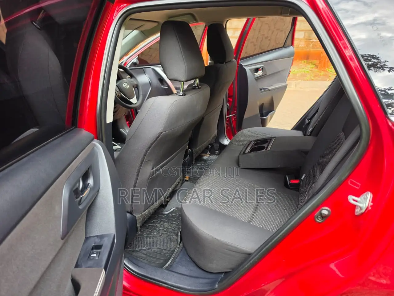 Toyota Auris 2014 Red