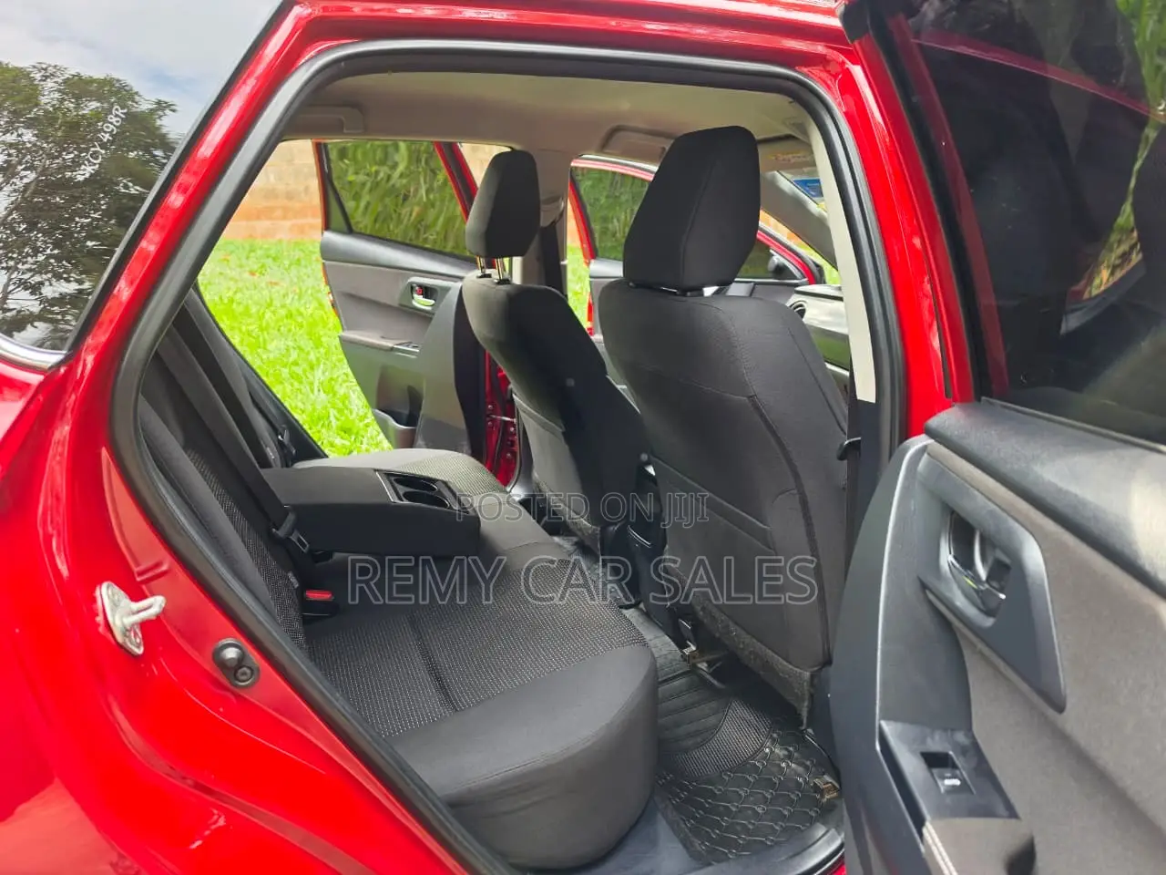 Toyota Auris 2014 Red