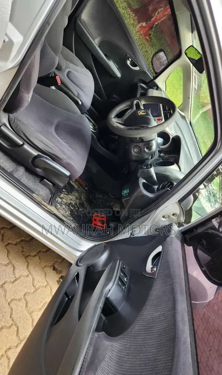 Honda Fit 2012 Silver