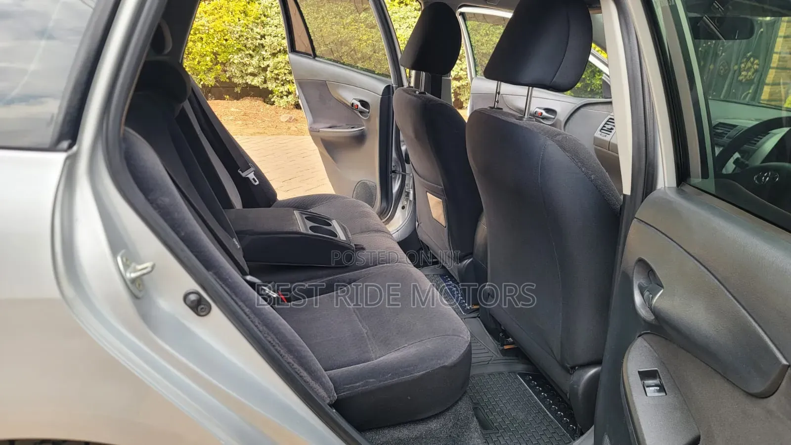 Toyota Corolla Fielder 2012 Silver