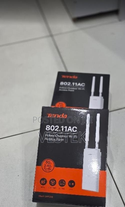 Tenda OAP1200 High-Speed AC1200 Wireless Access Point