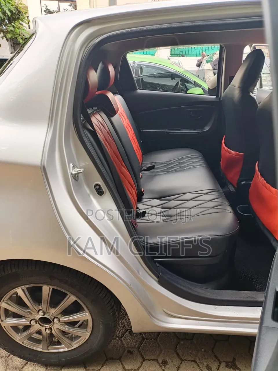 Toyota Vitz 2017 Silver