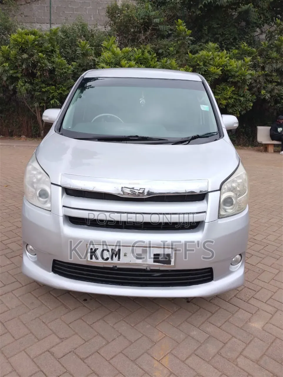 Toyota Noah 2010 Gray
