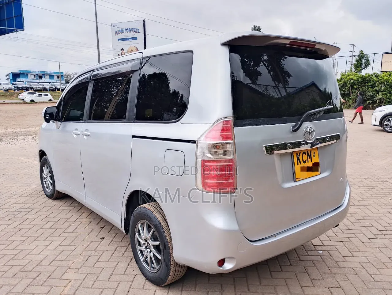 Toyota Noah 2010 Gray
