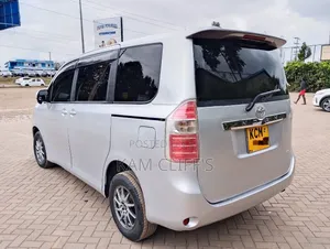 Toyota Noah 2010 Gray