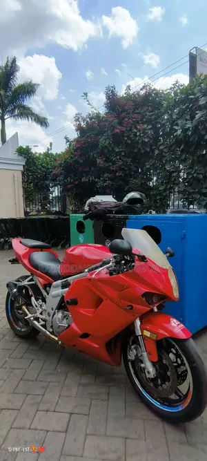 Hyosung GT650R 2007 Red