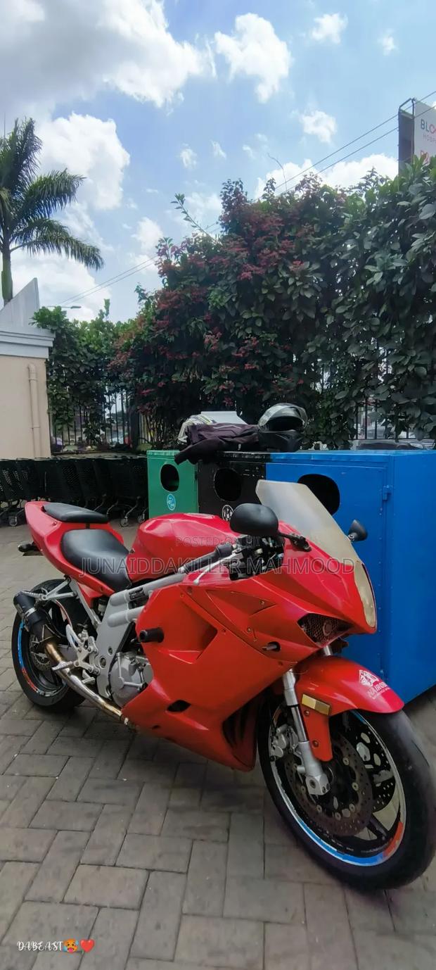 Hyosung GT650R 2012 Red - thumbnail 2