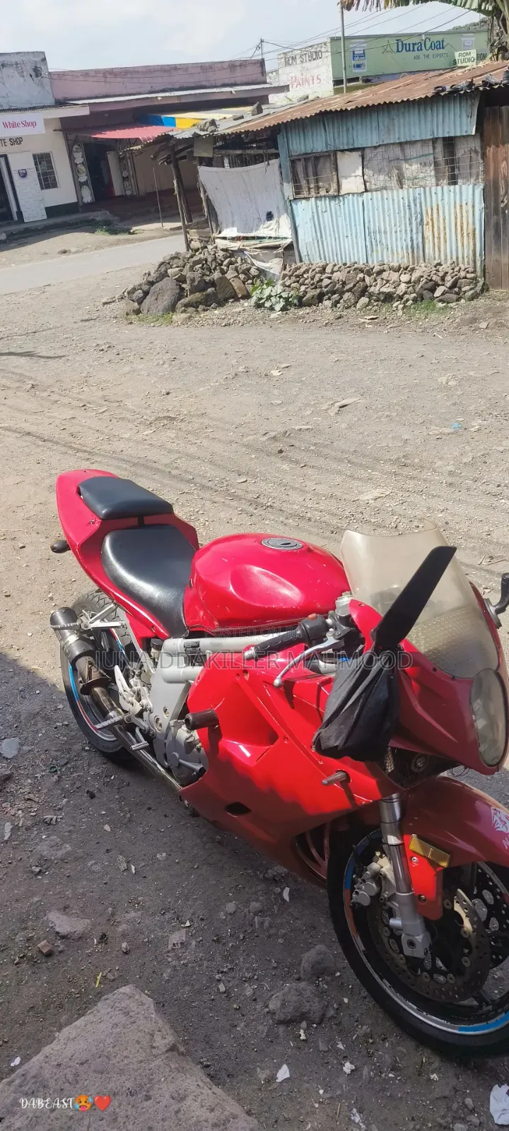 Hyosung GT650R 2007 Red
