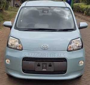 Toyota Porte 2020 Blue