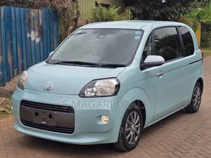 Toyota Porte 2020 Blue