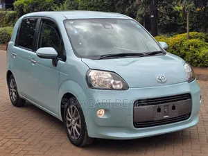 Toyota Porte 2020 Blue
