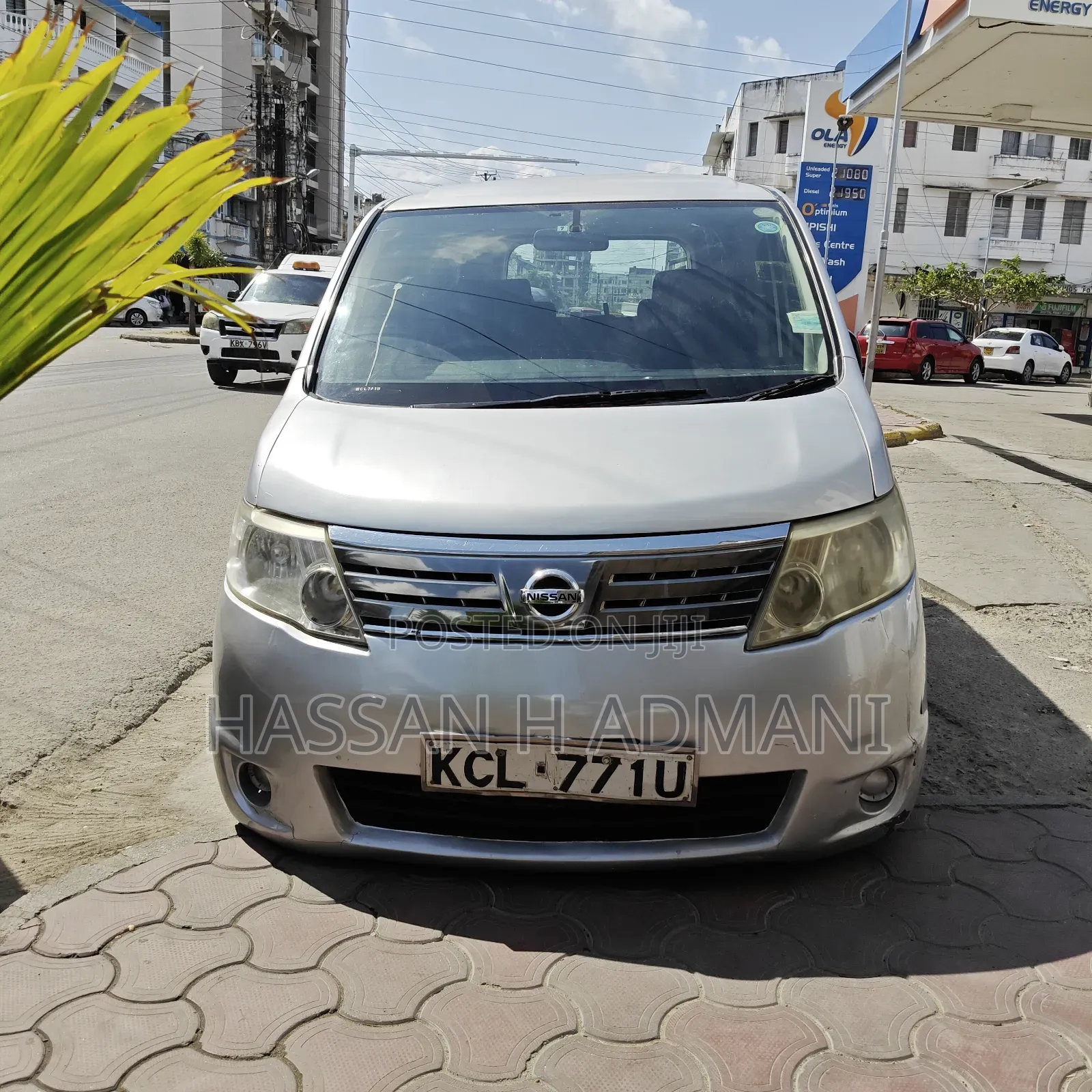 Nissan Serena 2011 Silver
