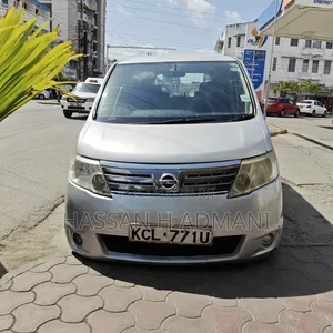 Nissan Serena 2011 Silver
