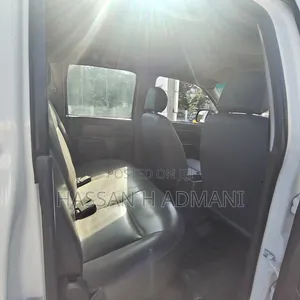 Isuzu D-MAX 2011 White