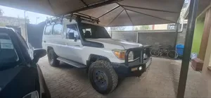 Toyota Land Cruiser 2010 White