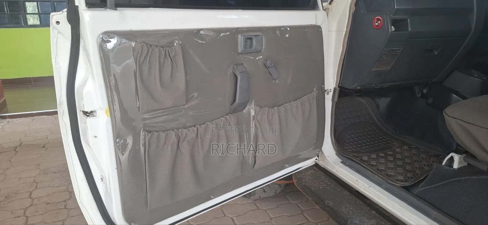 Toyota Land Cruiser 2010 White