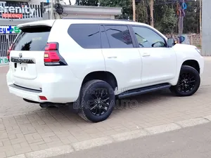 Toyota Land Cruiser Prado 2021